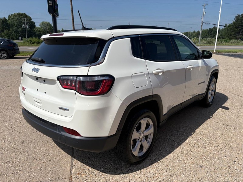 Jeep Compass Vehicle Full-screen Gallery Image 04