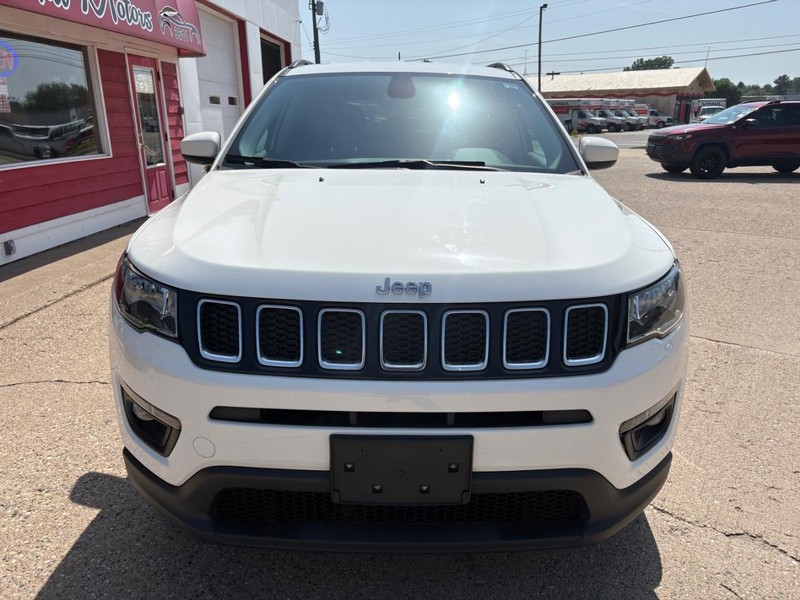 Jeep Compass Vehicle Full-screen Gallery Image 05