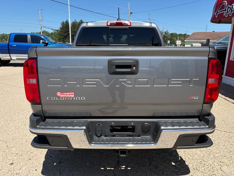 Chevrolet Colorado Vehicle Full-screen Gallery Image 06