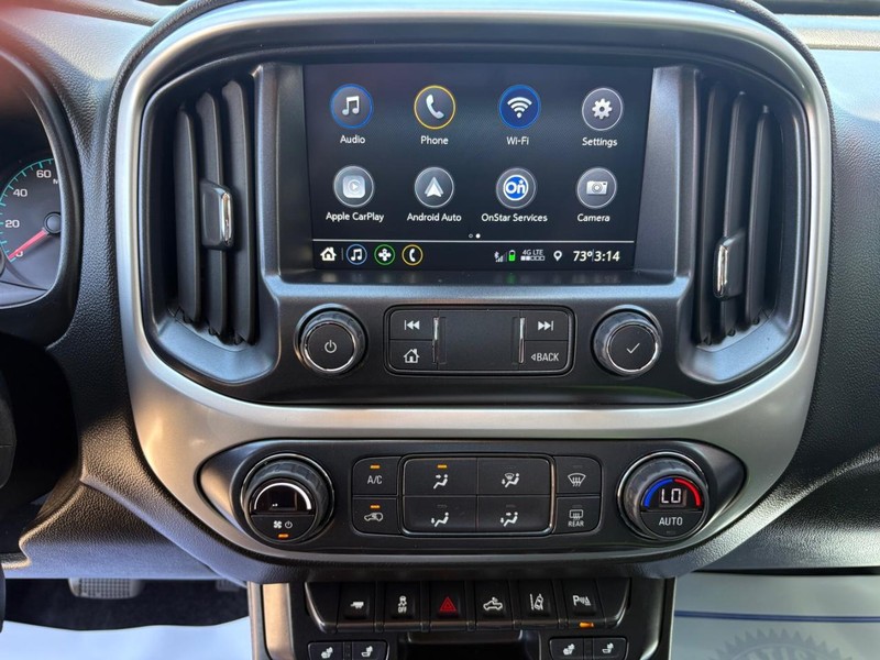 Chevrolet Colorado Vehicle Full-screen Gallery Image 12