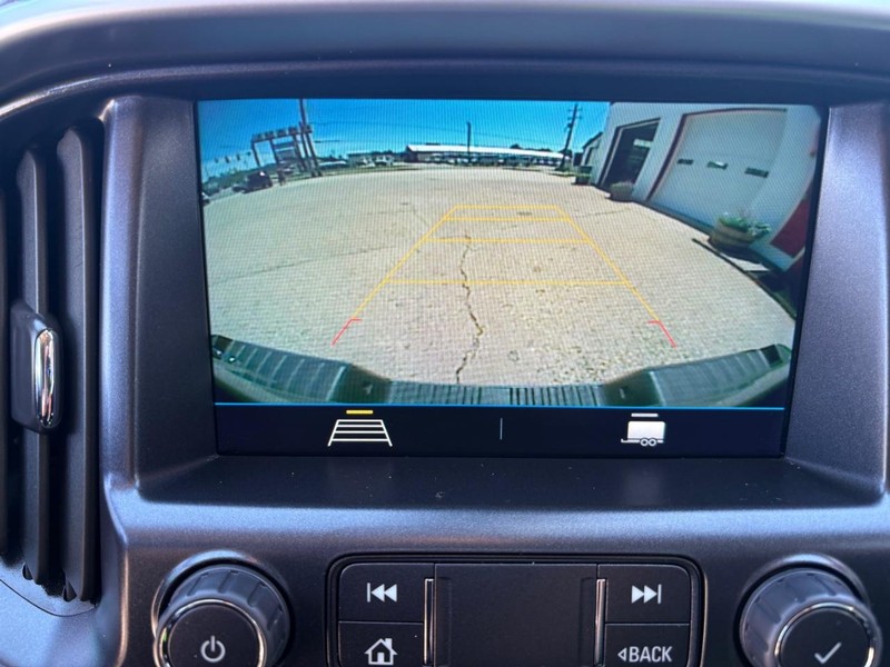 Chevrolet Colorado Vehicle Full-screen Gallery Image 14