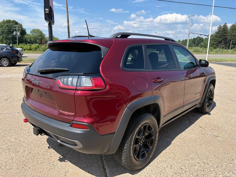 Jeep Cherokee Vehicle Full-screen Gallery Image 04