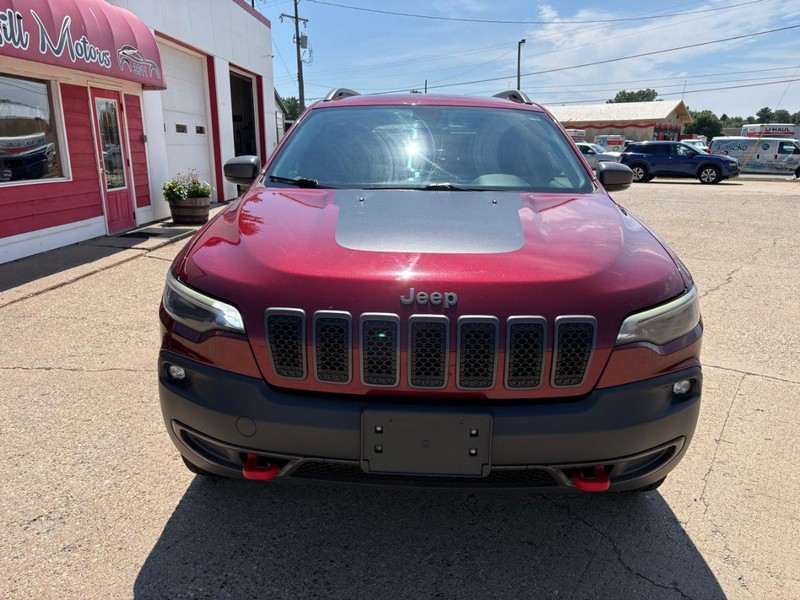 Jeep Cherokee Vehicle Full-screen Gallery Image 05