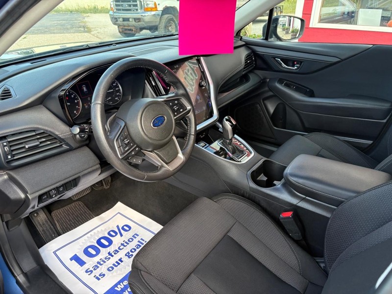 Subaru Outback Vehicle Full-screen Gallery Image 07
