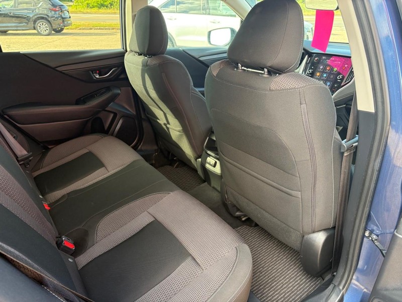 Subaru Outback Vehicle Full-screen Gallery Image 10