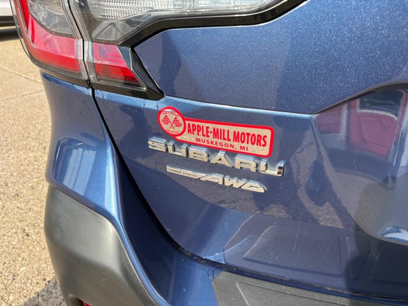 Subaru Outback Vehicle Full-screen Gallery Image 17