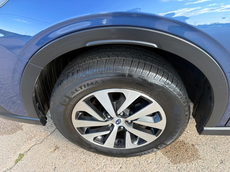 Subaru Outback Vehicle Full-screen Gallery Image 18