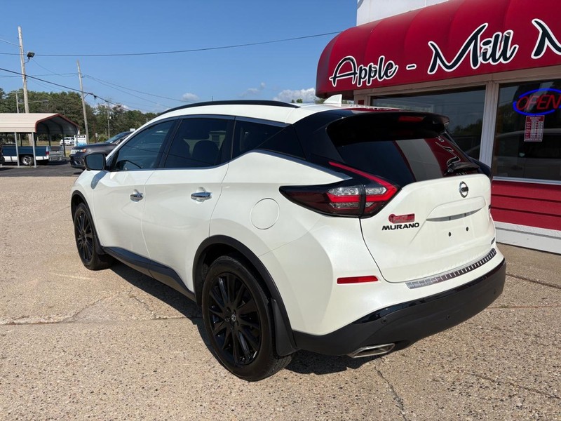 Nissan Murano Vehicle Full-screen Gallery Image 02