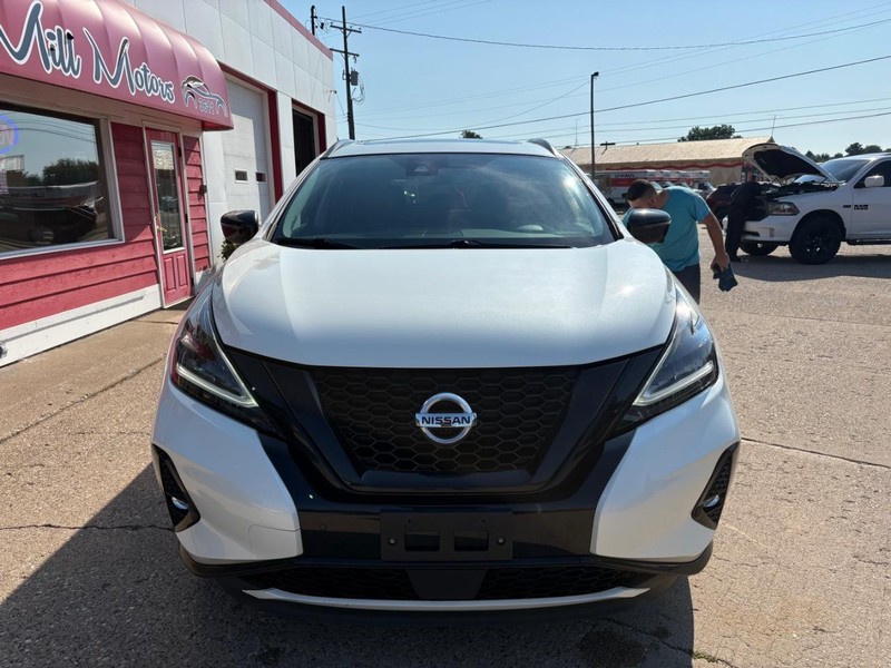 Nissan Murano Vehicle Full-screen Gallery Image 05
