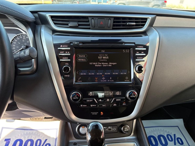 Nissan Murano Vehicle Full-screen Gallery Image 13