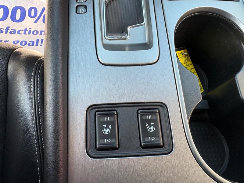 Nissan Murano Vehicle Full-screen Gallery Image 14