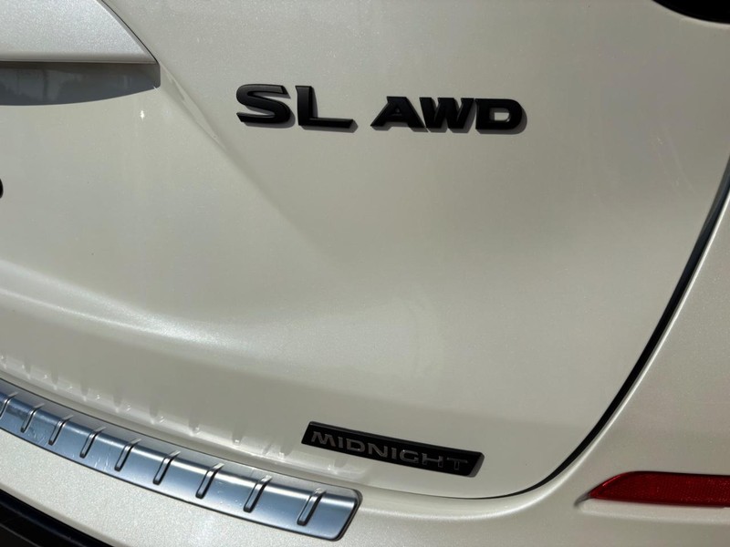 Nissan Murano Vehicle Full-screen Gallery Image 21