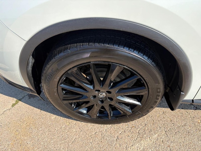 Nissan Murano Vehicle Full-screen Gallery Image 22