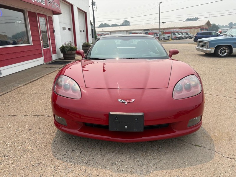 Chevrolet Corvette Vehicle Full-screen Gallery Image 05
