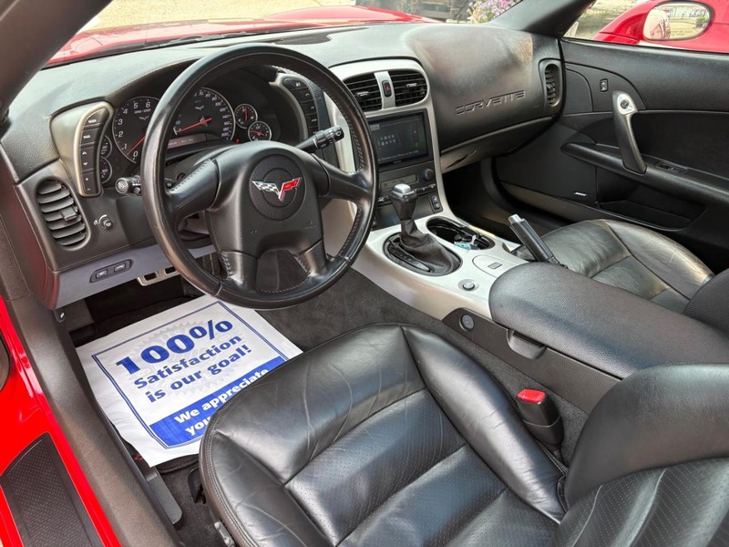 Chevrolet Corvette Vehicle Full-screen Gallery Image 07