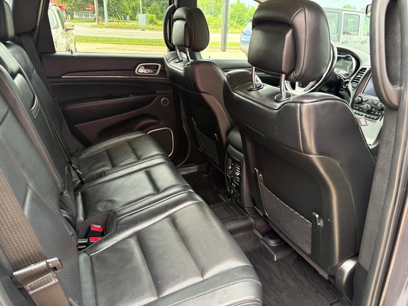 Jeep Grand Cherokee Vehicle Full-screen Gallery Image 10