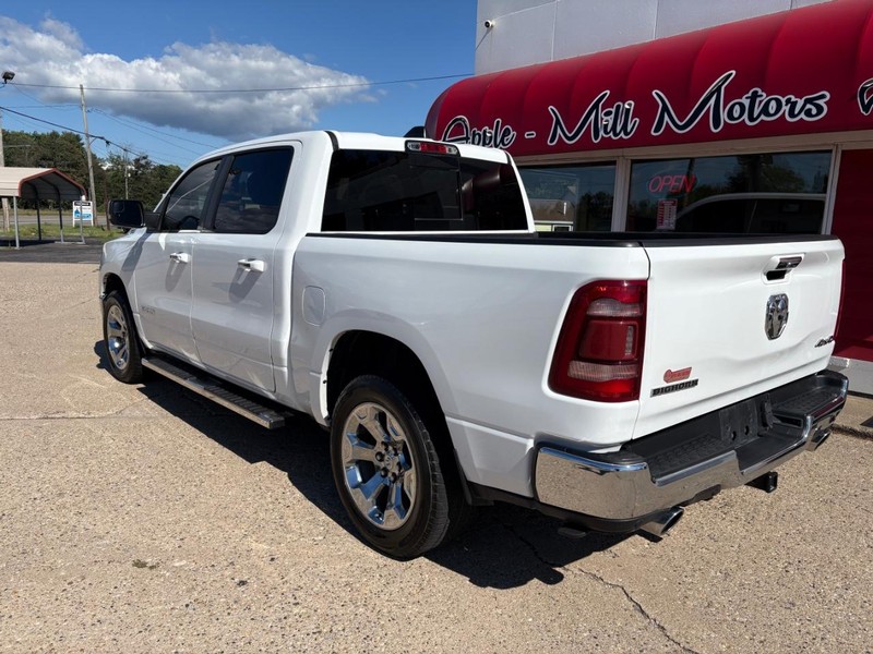 Ram 1500 Vehicle Full-screen Gallery Image 02