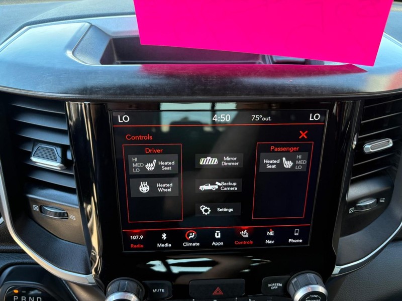 Ram 1500 Vehicle Full-screen Gallery Image 11