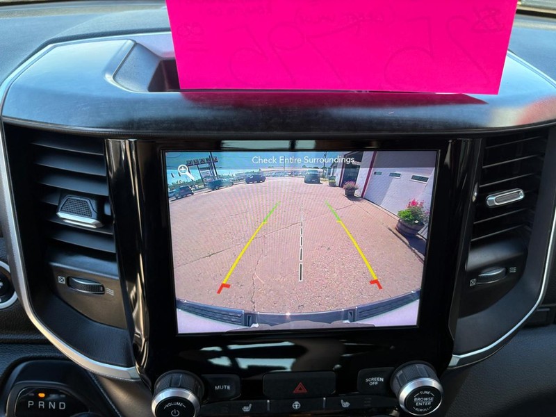 Ram 1500 Vehicle Full-screen Gallery Image 13