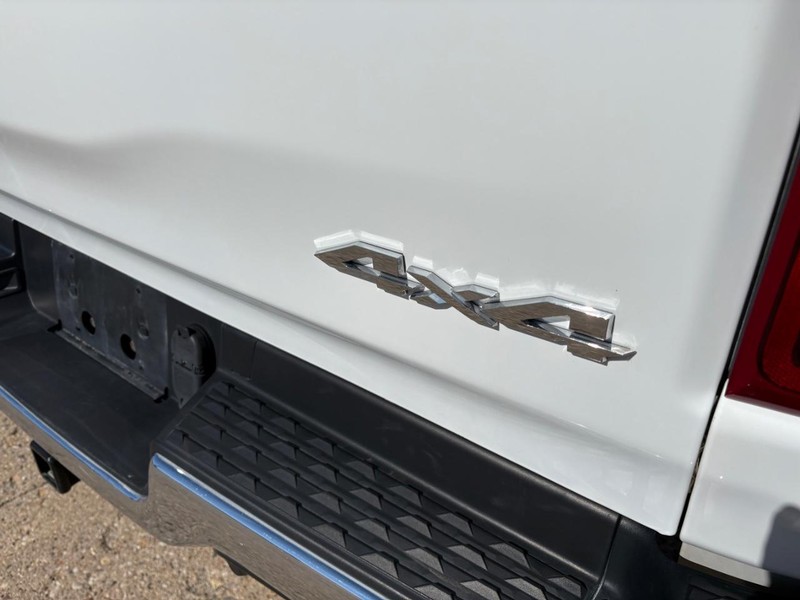 Ram 1500 Vehicle Full-screen Gallery Image 18