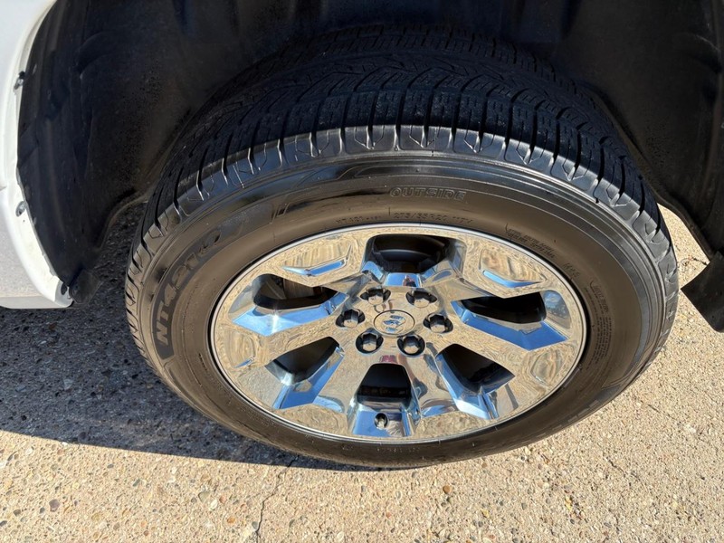 Ram 1500 Vehicle Full-screen Gallery Image 19