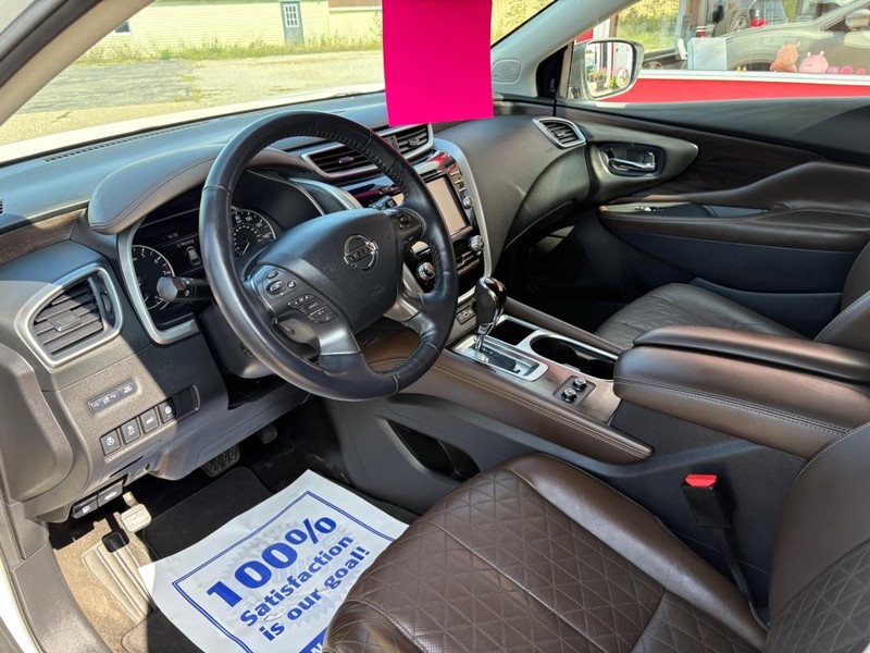 Nissan Murano Vehicle Full-screen Gallery Image 07