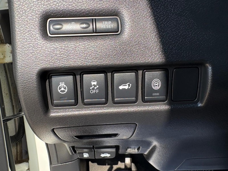 Nissan Murano Vehicle Full-screen Gallery Image 13