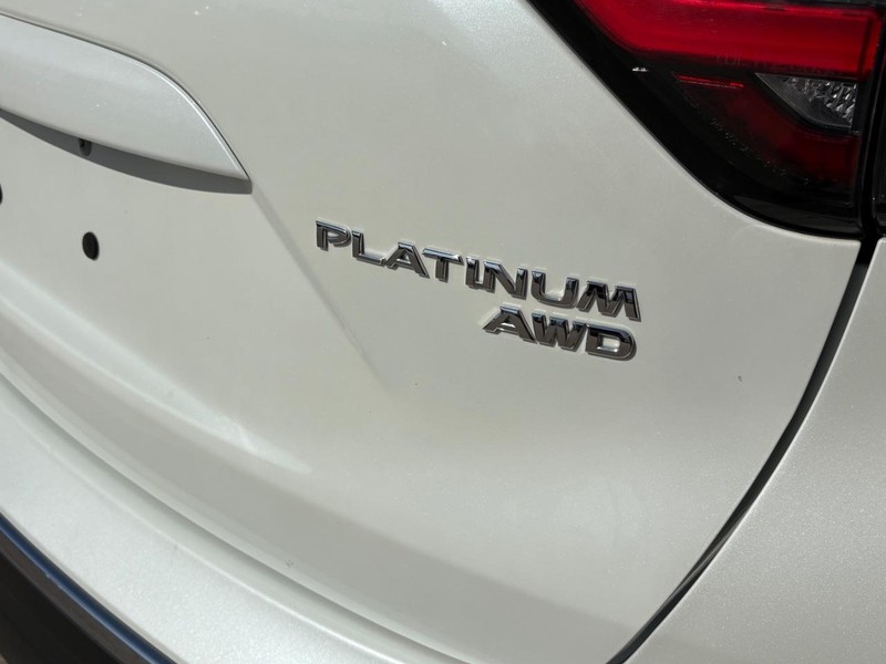 Nissan Murano Vehicle Full-screen Gallery Image 21
