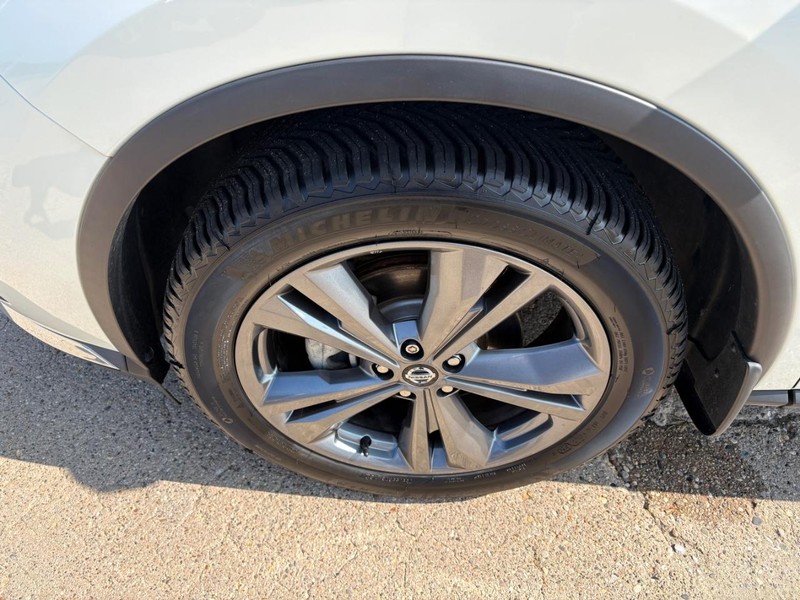Nissan Murano Vehicle Full-screen Gallery Image 22