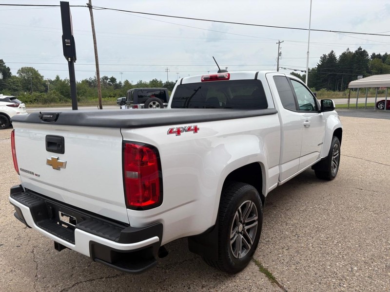 Chevrolet Colorado Vehicle Full-screen Gallery Image 04
