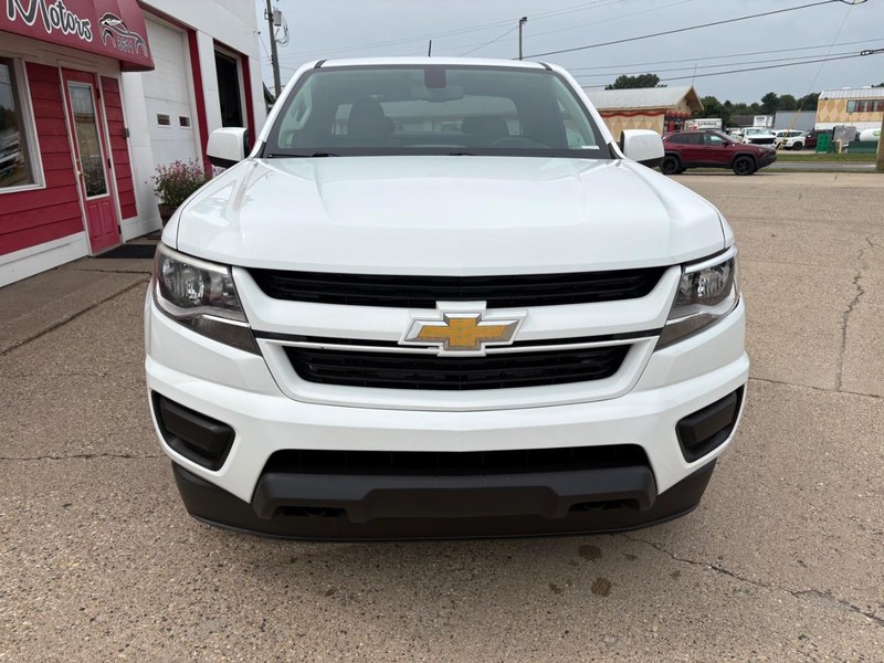 Chevrolet Colorado Vehicle Full-screen Gallery Image 05