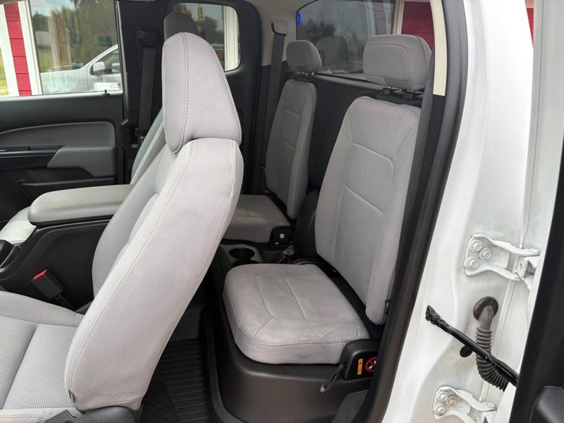 Chevrolet Colorado Vehicle Full-screen Gallery Image 08