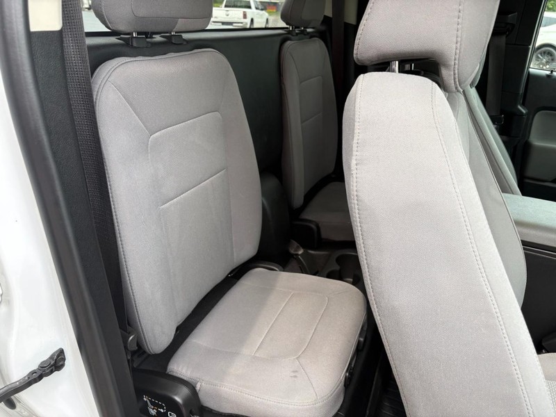 Chevrolet Colorado Vehicle Full-screen Gallery Image 10