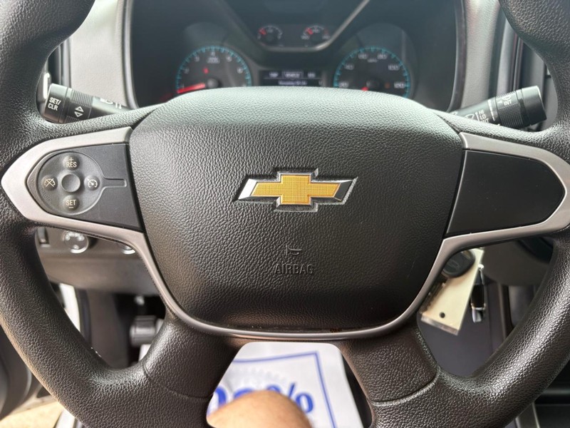 Chevrolet Colorado Vehicle Full-screen Gallery Image 11