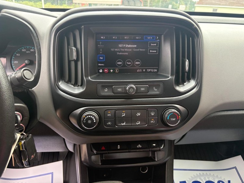 Chevrolet Colorado Vehicle Full-screen Gallery Image 12