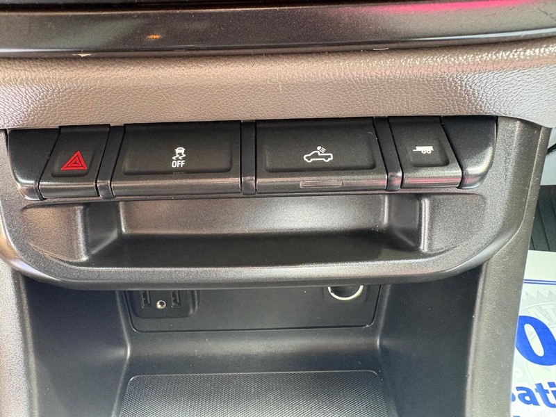 Chevrolet Colorado Vehicle Full-screen Gallery Image 15