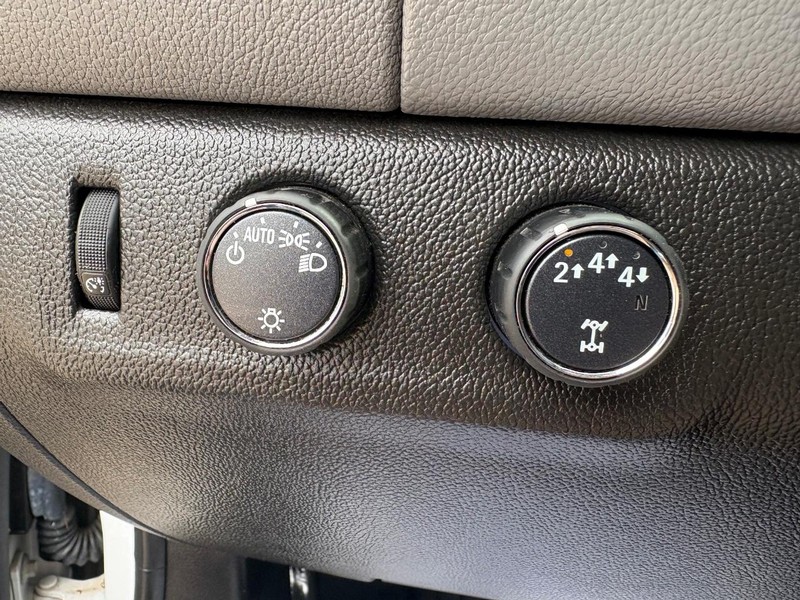 Chevrolet Colorado Vehicle Full-screen Gallery Image 16