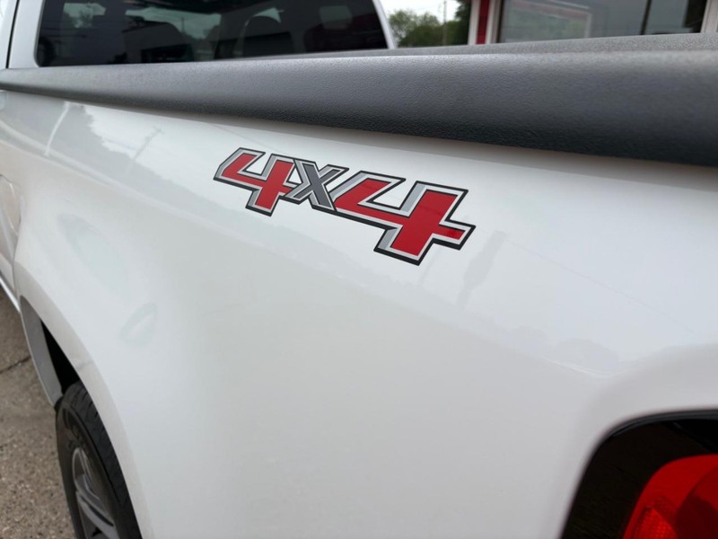 Chevrolet Colorado Vehicle Full-screen Gallery Image 18