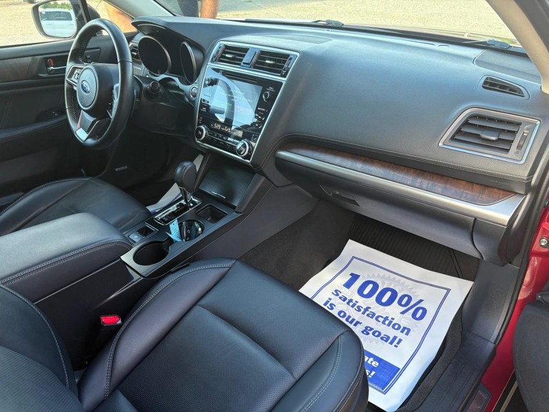 Subaru Outback Vehicle Full-screen Gallery Image 09