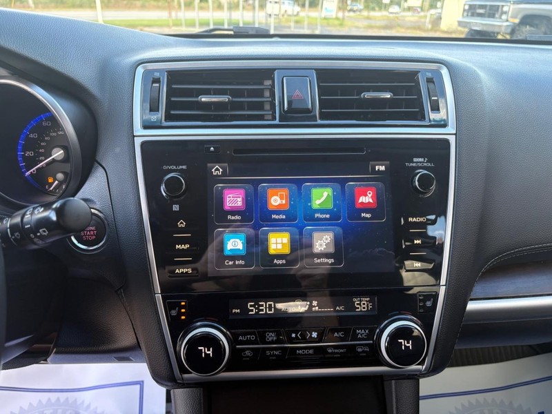 Subaru Outback Vehicle Full-screen Gallery Image 13