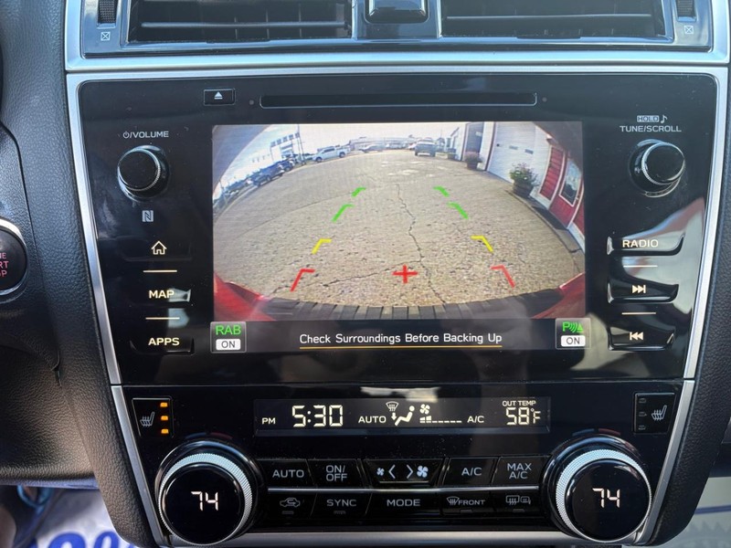 Subaru Outback Vehicle Full-screen Gallery Image 15
