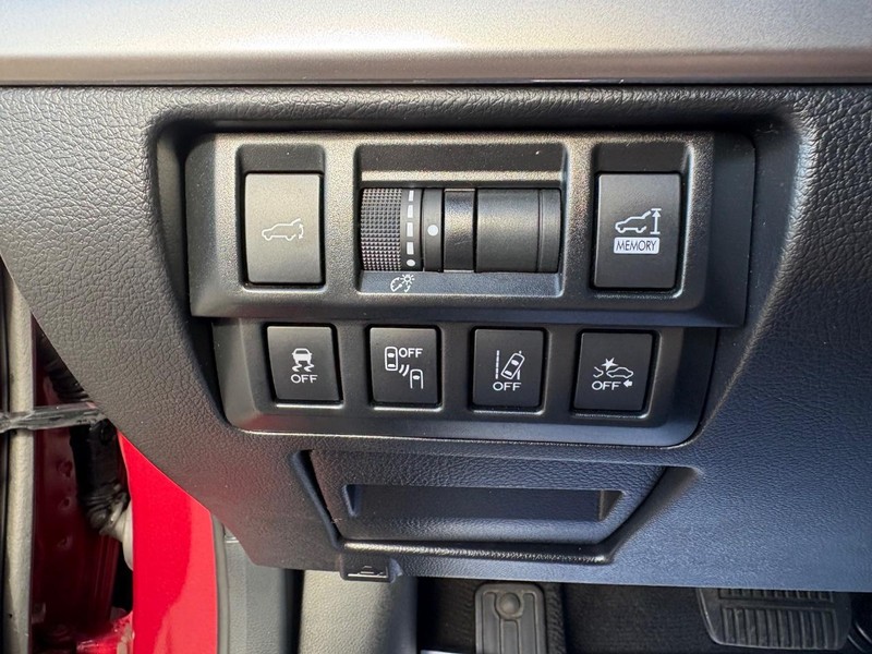Subaru Outback Vehicle Full-screen Gallery Image 18