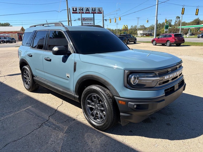 Ford Bronco Sport Vehicle Full-screen Gallery Image 03