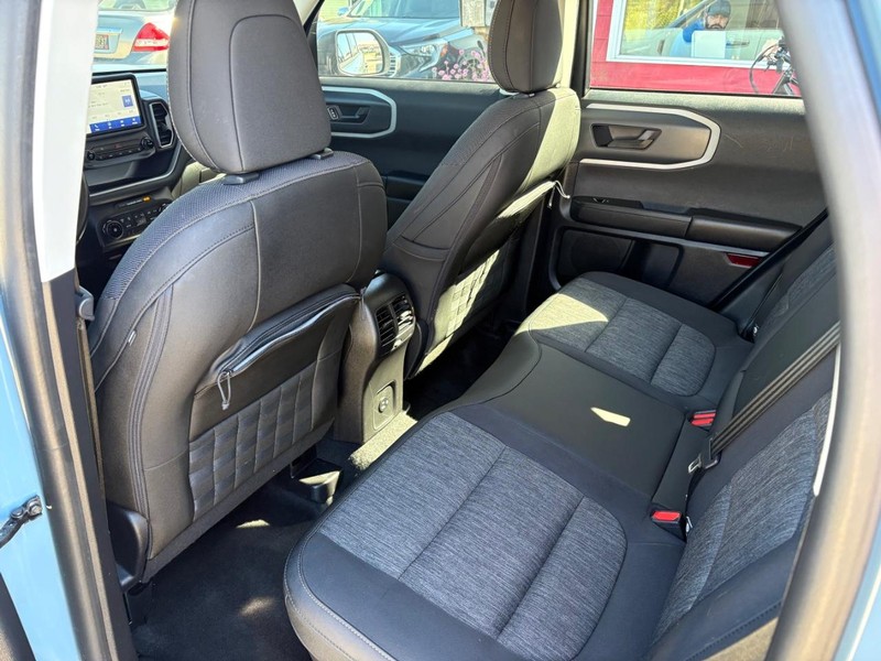 Ford Bronco Sport Vehicle Full-screen Gallery Image 08