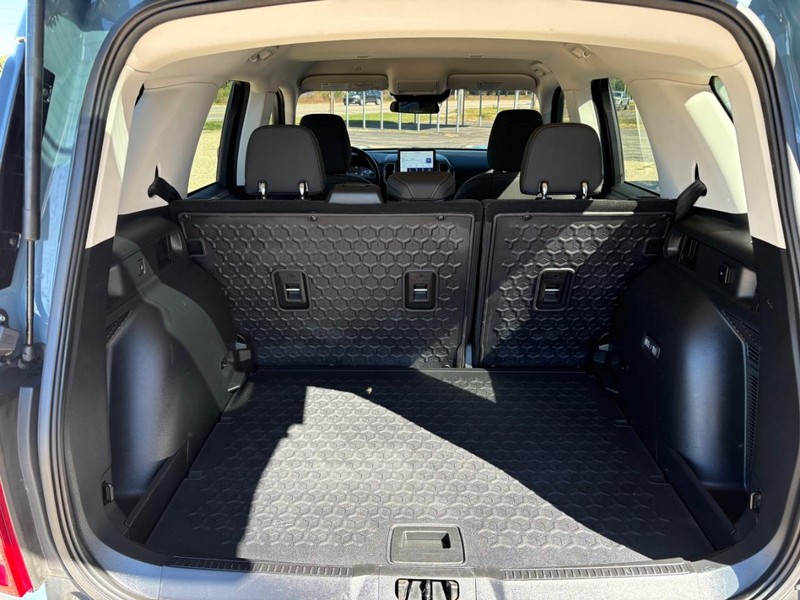 Ford Bronco Sport Vehicle Full-screen Gallery Image 11