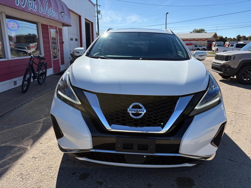 Nissan Murano Vehicle Full-screen Gallery Image 05