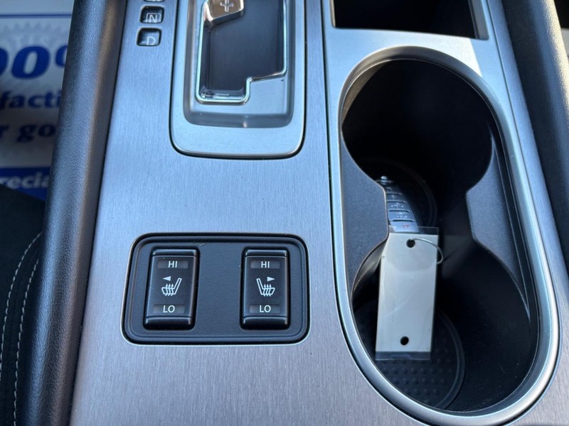 Nissan Murano Vehicle Full-screen Gallery Image 14