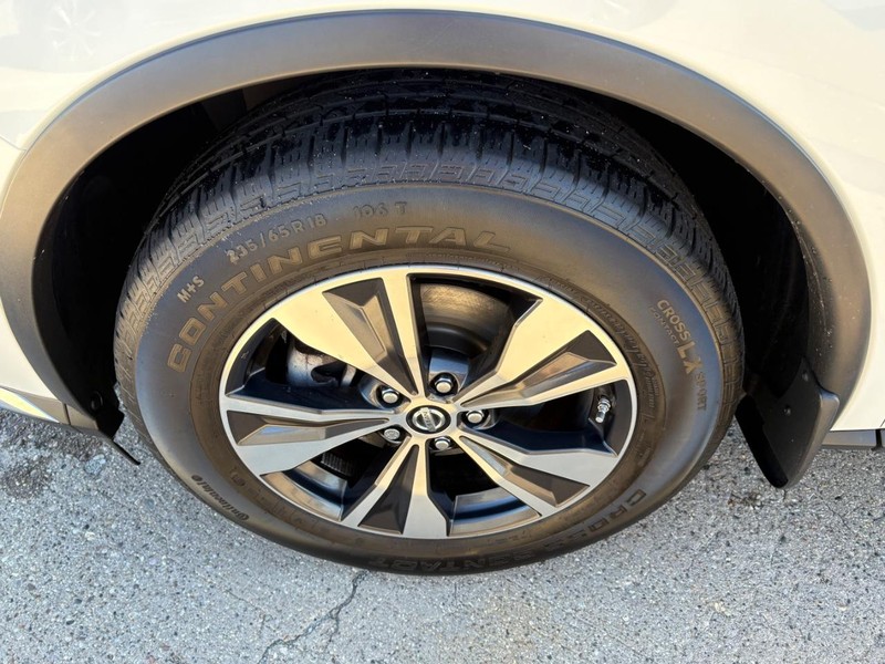 Nissan Murano Vehicle Full-screen Gallery Image 20