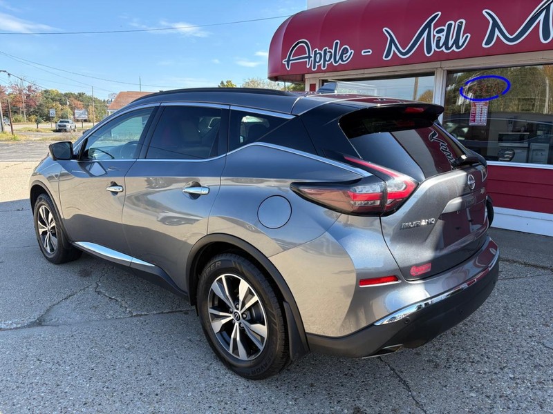 Nissan Murano Vehicle Full-screen Gallery Image 02