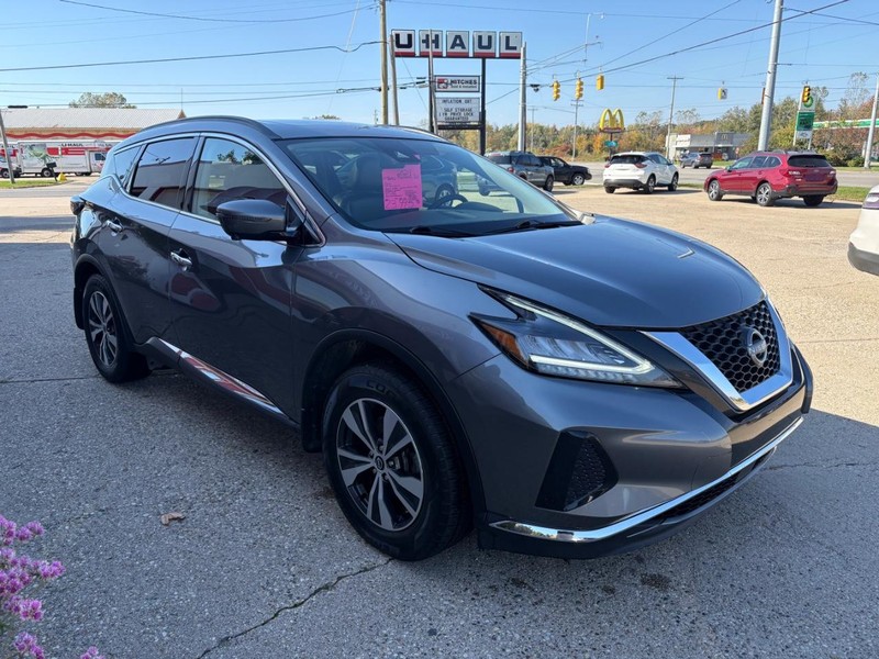 Nissan Murano Vehicle Full-screen Gallery Image 03